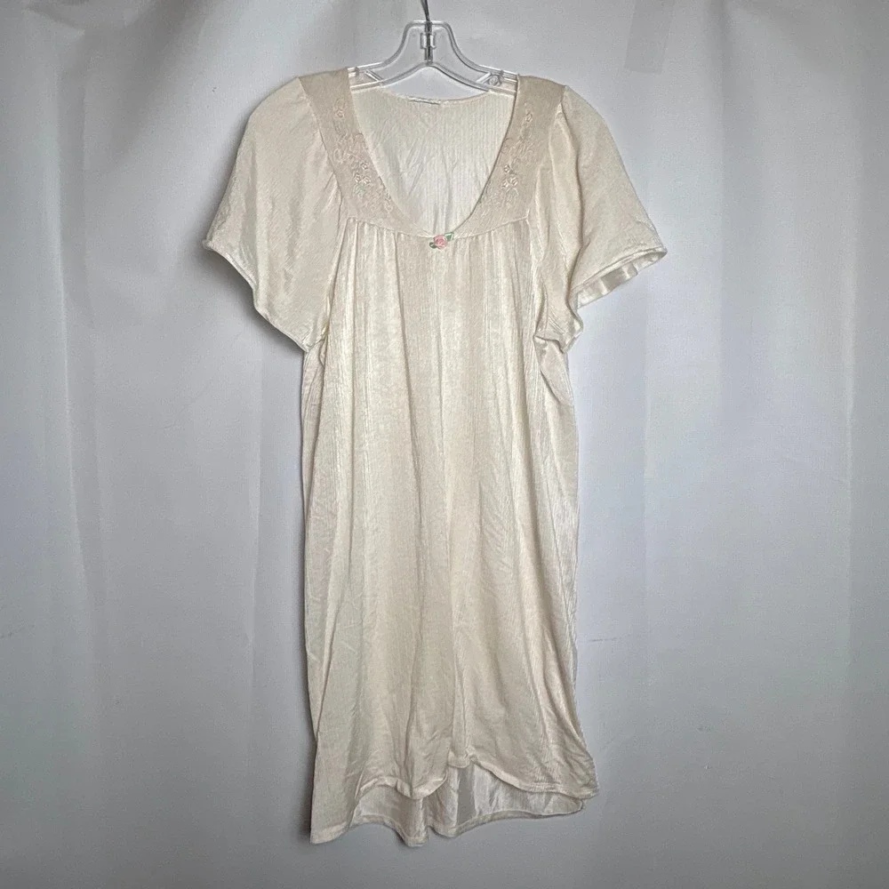 Vintage Cream Nylon Nightgown 1XL Floral Embroidery Short Sleeve Sleep Dress USA